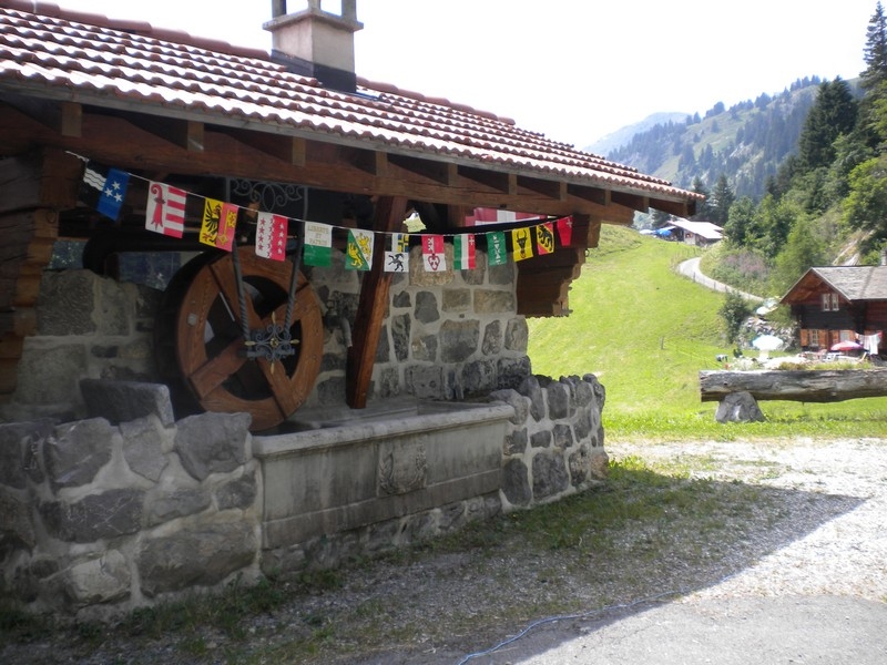 Village Camps International Summer Camp Leysin, Switzerland 2026-08-15 https://www.villagecamps.com/journals_admin/images/714-16-green hike (27).jpg